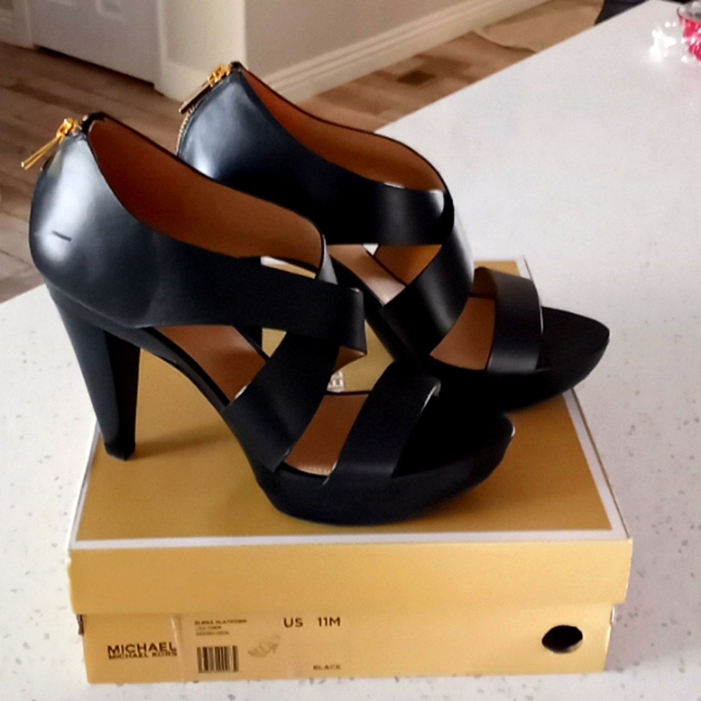 Michael Kors Elena Platform black leather shoe